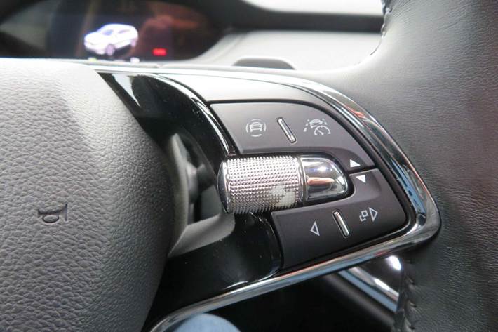 Grå Skoda Enyaq fra 2021