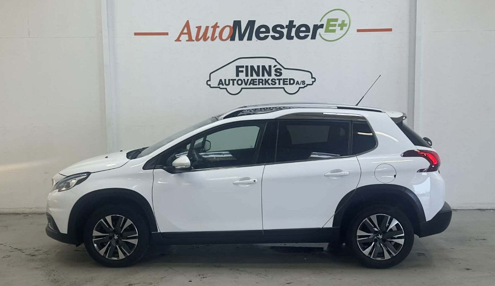 Peugeot 2008 1,2 e-THP 110 Allure Sky EAT6
