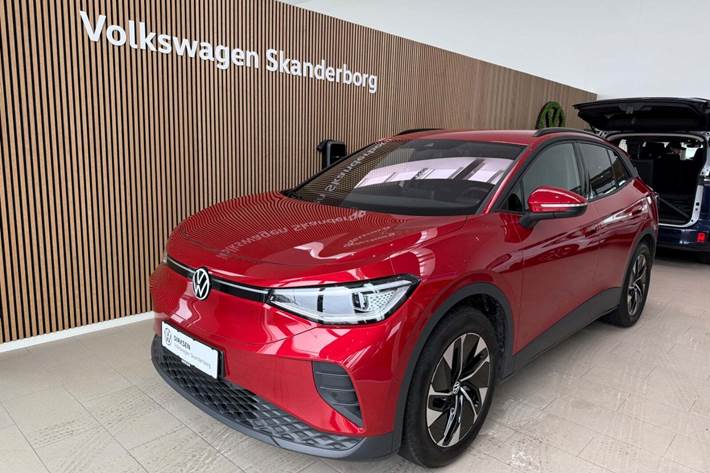 Rød VW ID.4 fra 2025 set udefra