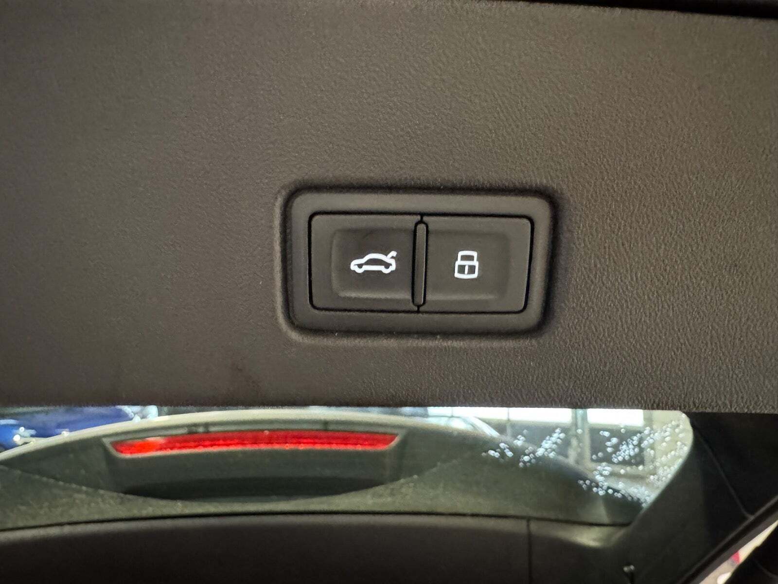 Grå Audi Q4 e-tron fra 2022