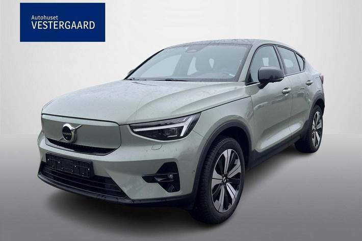 Grøn Volvo C40 fra 2023 set udefra