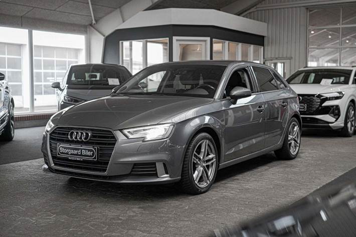 Grå Audi A3 fra 2017