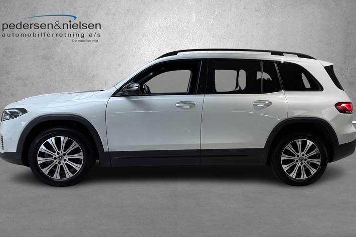 Hvid Mercedes EQB 250+ fra 2023