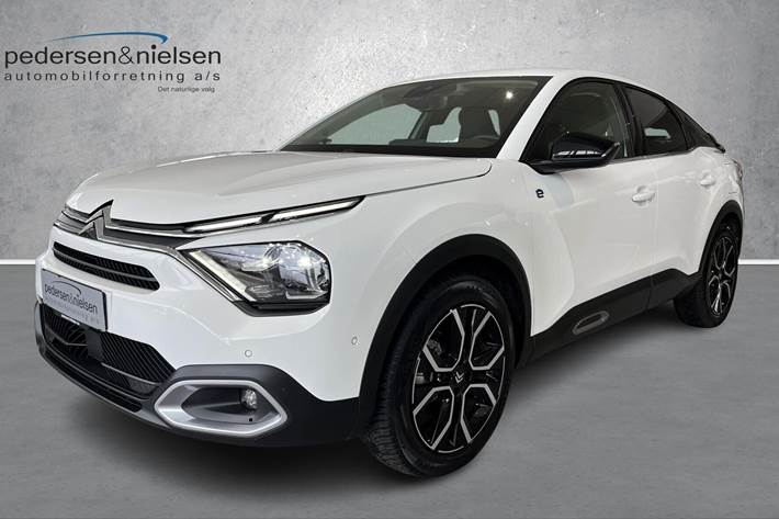 Hvid Citroën ë-C4 fra 2024 set udefra