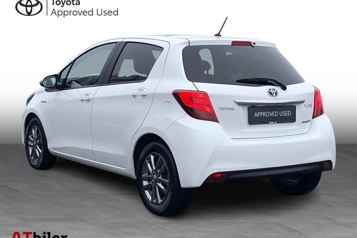 Hvid Toyota Yaris fra 2014