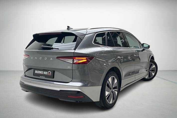 Grå Skoda Enyaq fra 2025