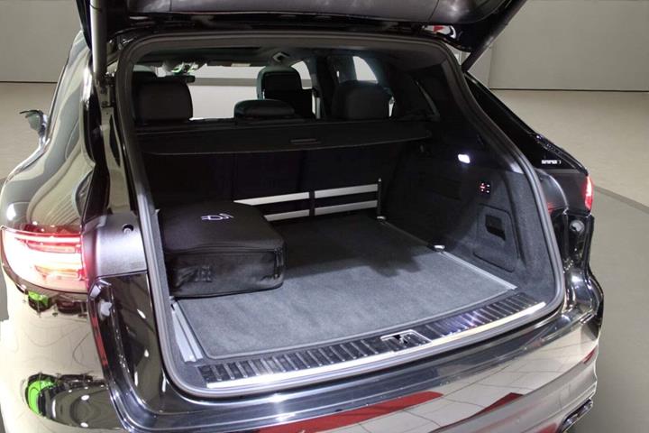 undefined Porsche Cayenne fra 2023