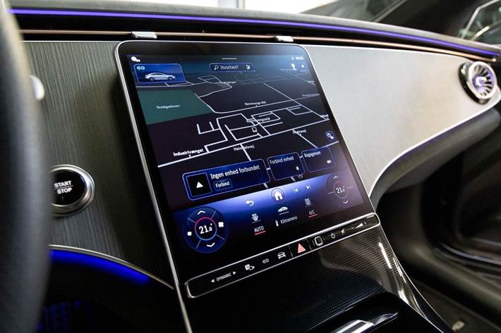 Grå Mercedes EQE350 fra 2024