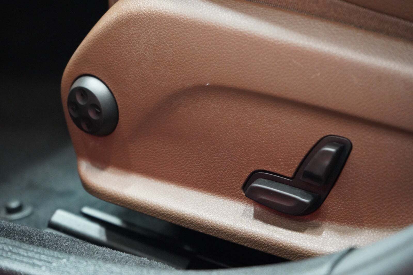 Grå Mercedes E300 de fra 2022