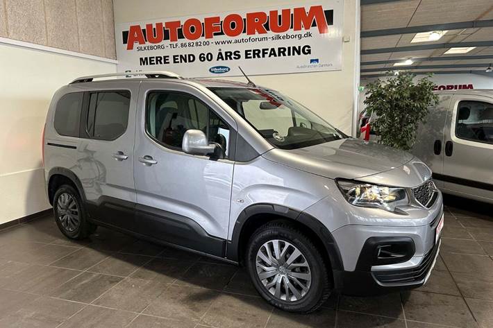 Grå Peugeot Rifter fra 2019
