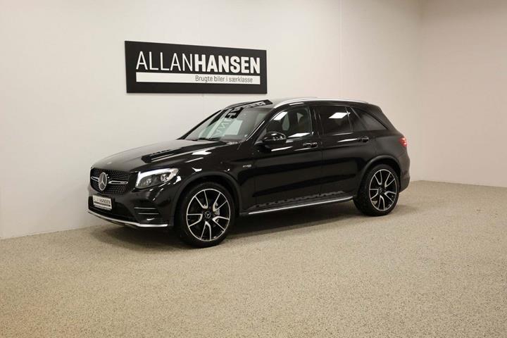 Sort Mercedes GLC43 fra 2017 set udefra
