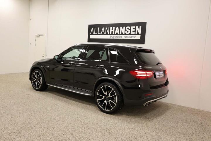 Sort Mercedes GLC43 fra 2017