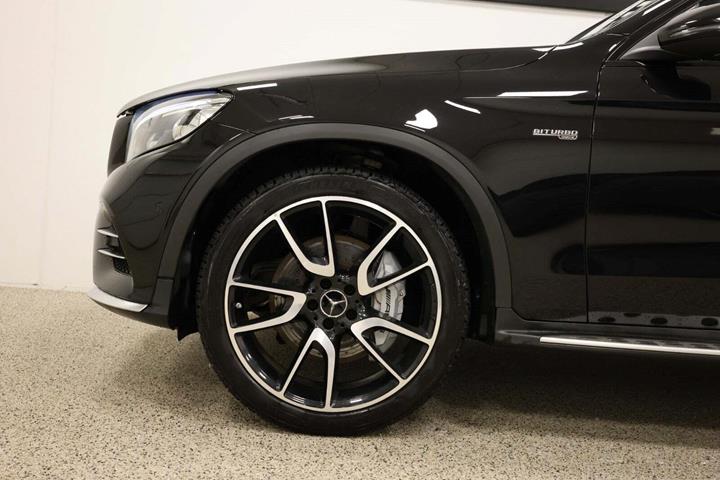 Sort Mercedes GLC43 fra 2017