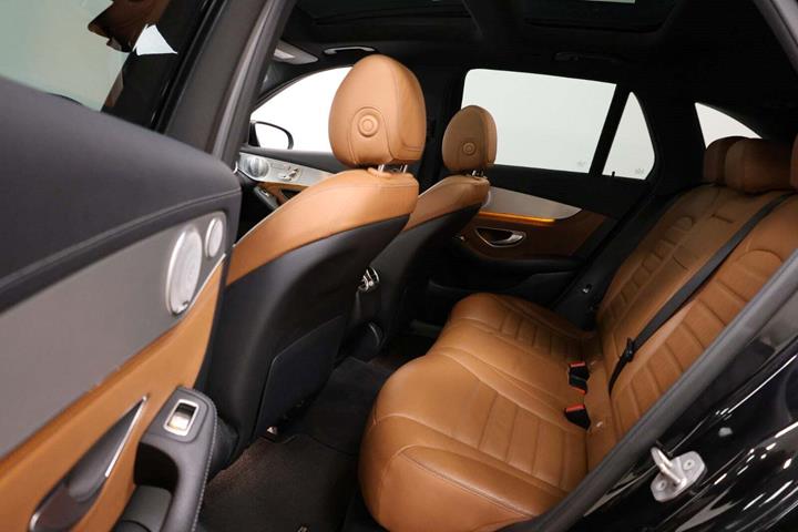 Sort Mercedes GLC43 fra 2017