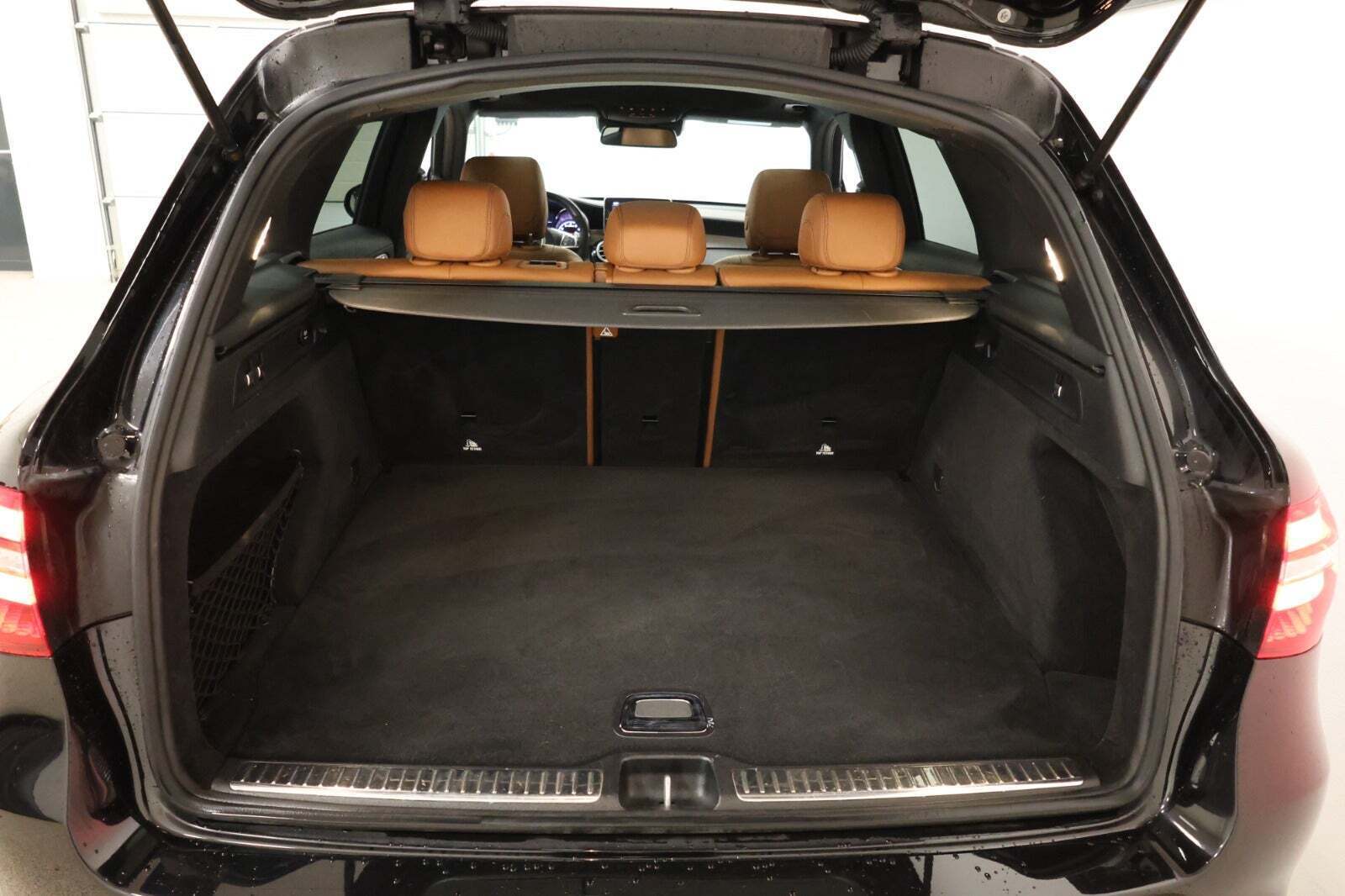 Sort Mercedes GLC43 fra 2017