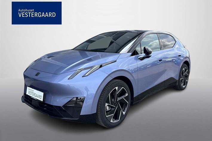 Blå Lynk & Co 02 fra 2025 set udefra