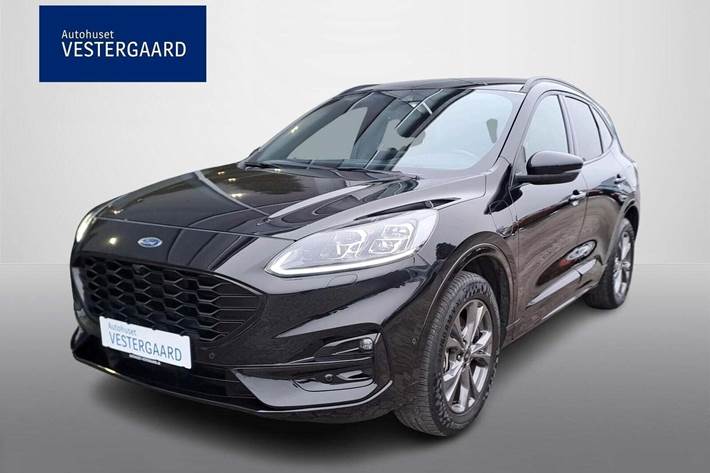 Sort Ford Kuga fra 2021 set udefra
