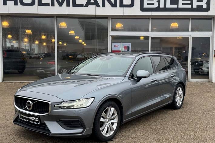 Grå Volvo V60 fra 2019 set udefra
