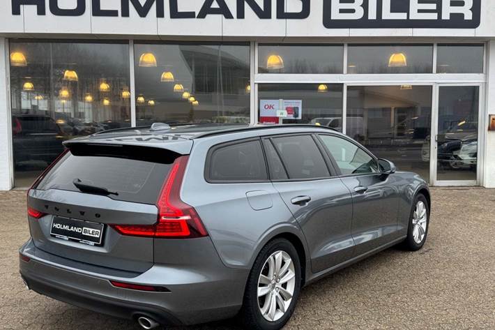 Grå Volvo V60 fra 2019