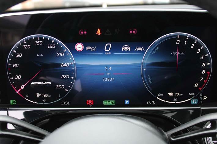 Sort Mercedes E53 fra 2025