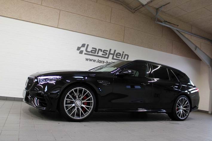 Sort Mercedes E53 fra 2025