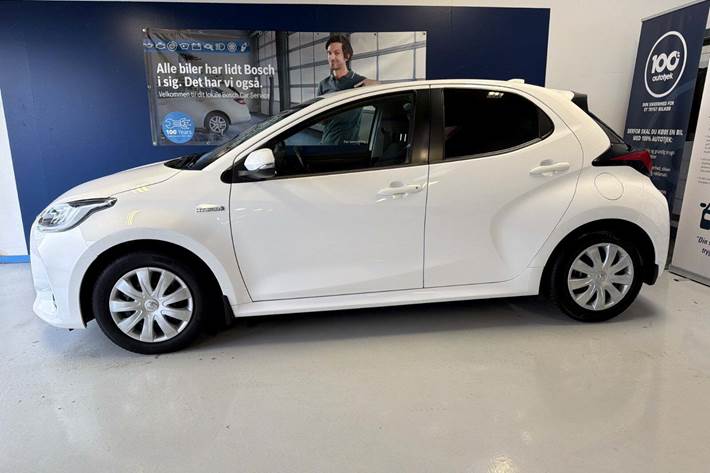 Hvid Toyota Yaris fra 2020