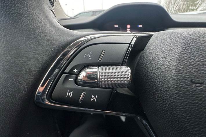 Blå Skoda Enyaq fra 2022