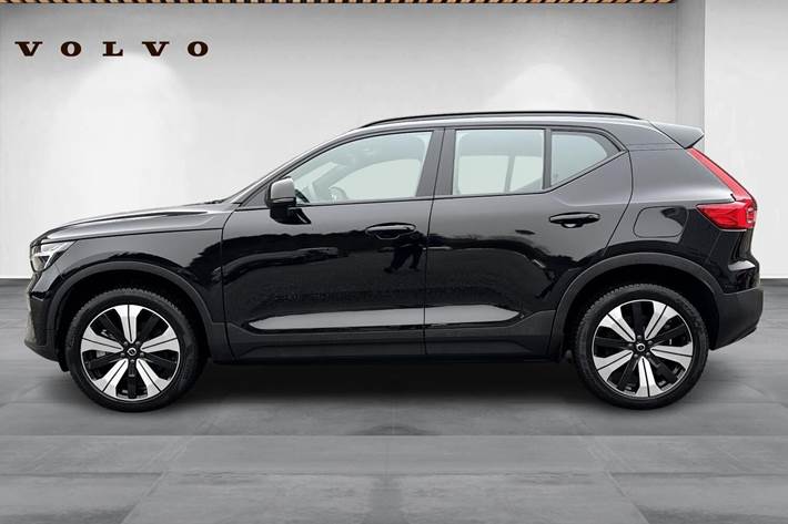 Sort Volvo XC40 fra 2023