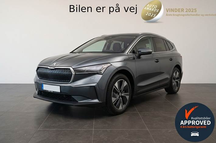 Grå Skoda Enyaq fra 2023 set udefra