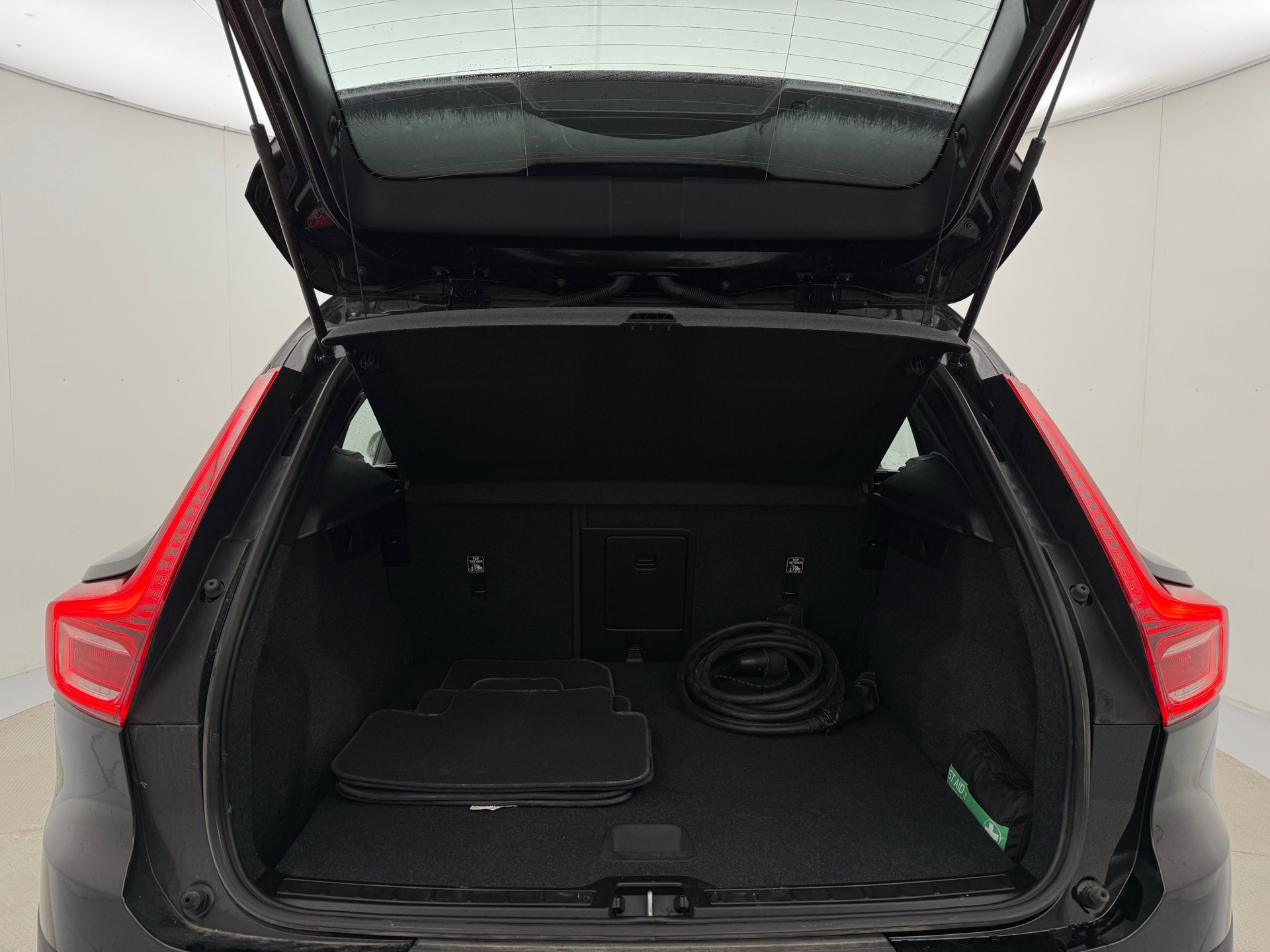 Sort Volvo XC40 fra 2022