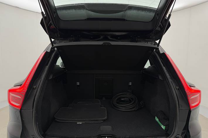 Sort Volvo XC40 fra 2022