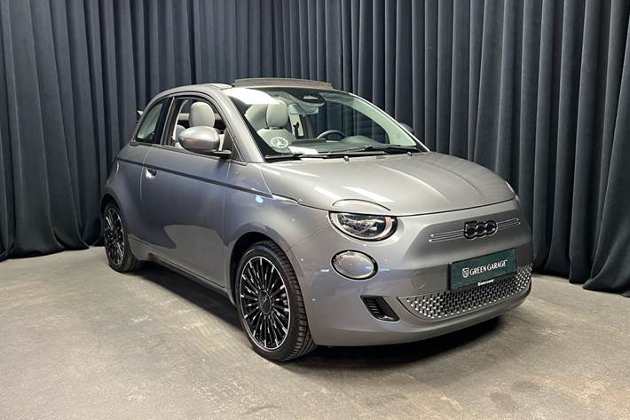 Grå Fiat 500e fra 2022