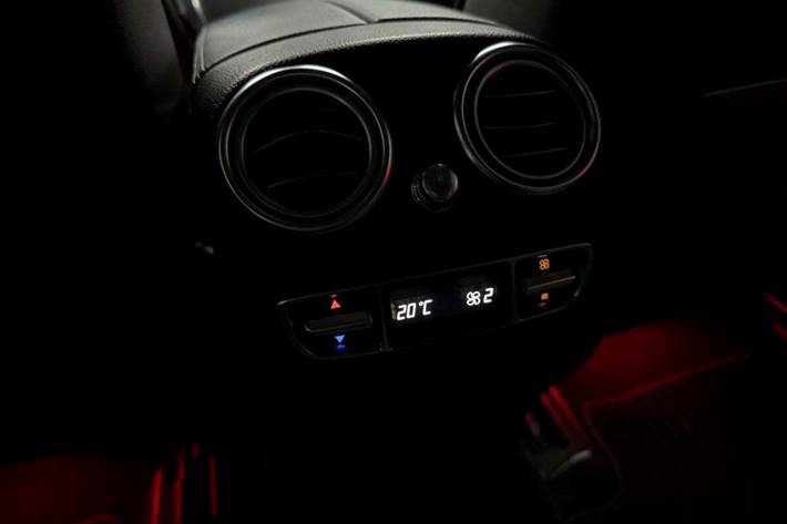 Sort Mercedes GLC300 fra 2019