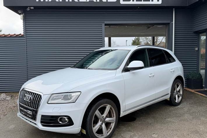 Hvid Audi Q5 fra 2014 set udefra