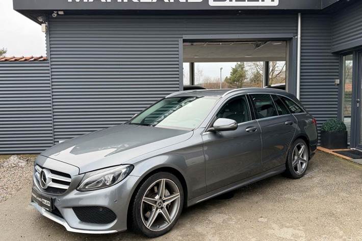 Grå Mercedes C220 d fra 2018 set udefra