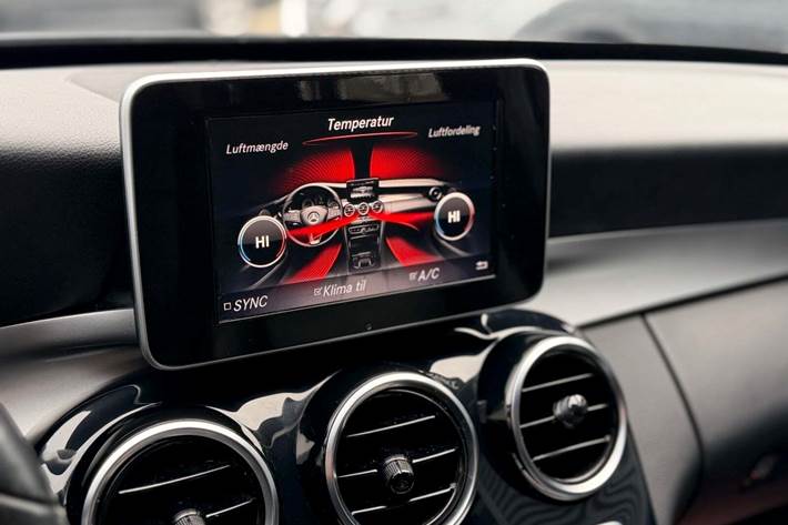 Grå Mercedes C220 d fra 2018