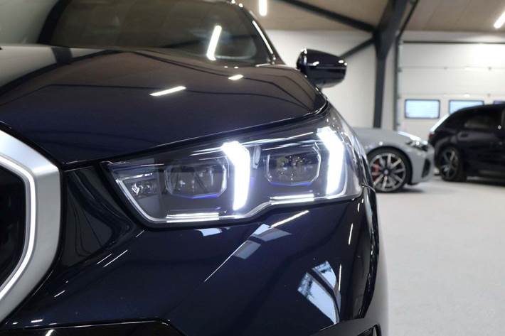 Sort BMW i5 fra 2024