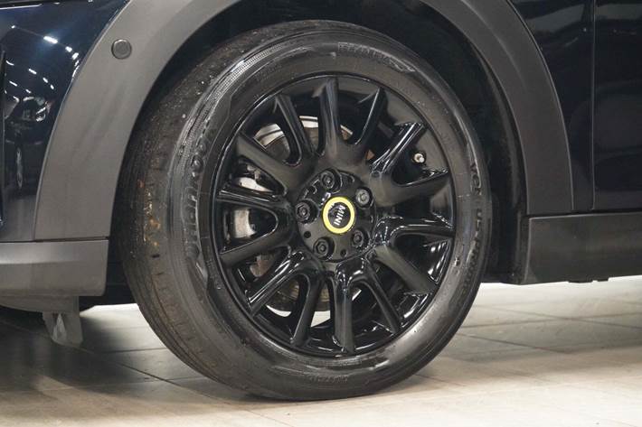 Sort Mini Cooper SE fra 2023