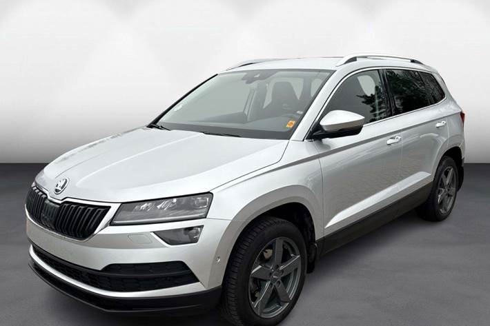 Sølv Skoda Karoq fra 2019 set udefra