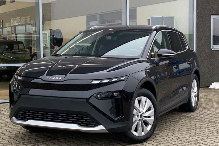 Sort Skoda Elroq fra 2026 set udefra