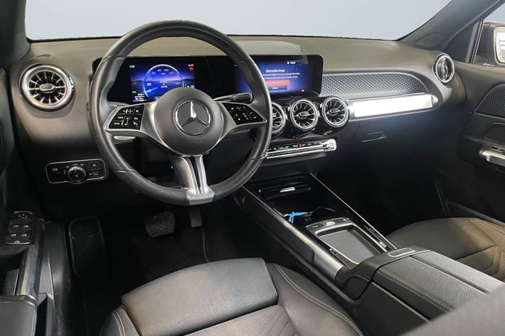 Sort Mercedes EQB250+ fra 2025