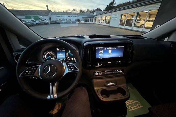 Hvid Mercedes eVito 112 fra 2026