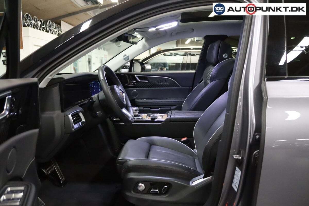 Grå Hongqi E-HS9 fra 2024