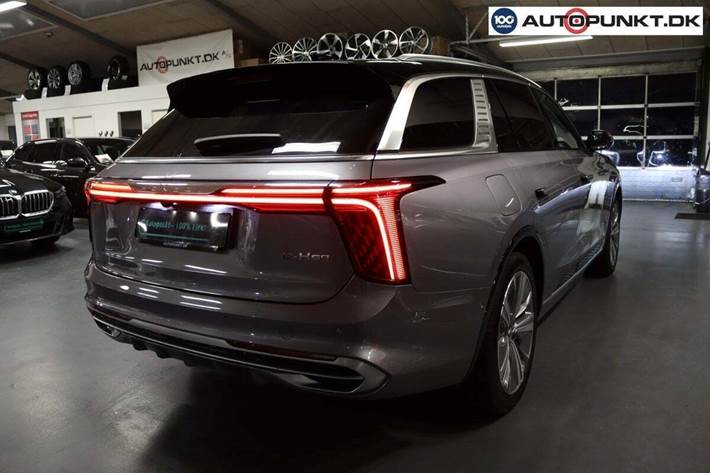 Grå Hongqi E-HS9 fra 2024