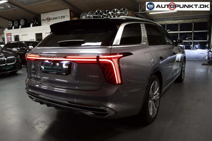 Grå Hongqi E-HS9 fra 2024