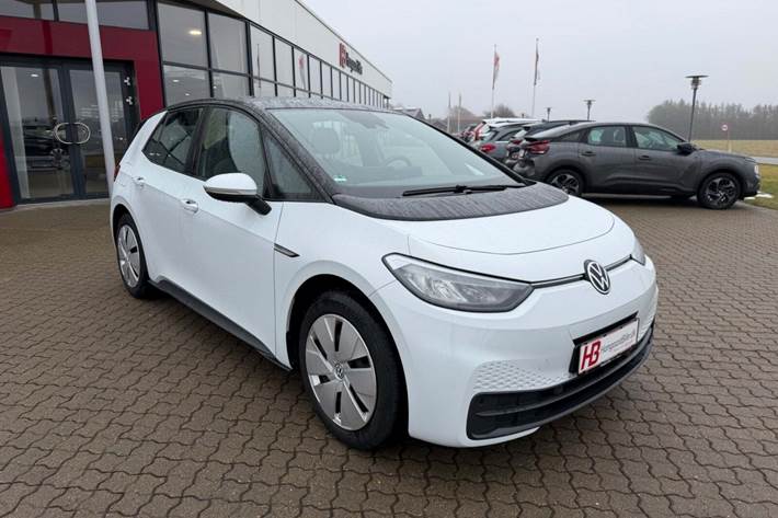 Hvid VW ID.3 fra 2023 set udefra