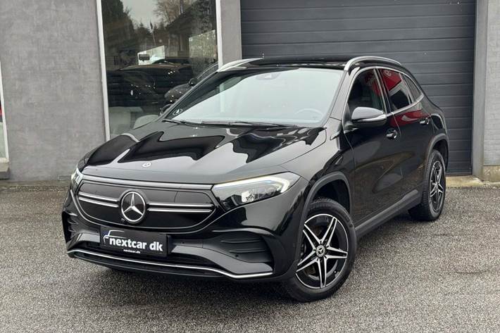 Sort Mercedes EQA250 fra 2022 set udefra