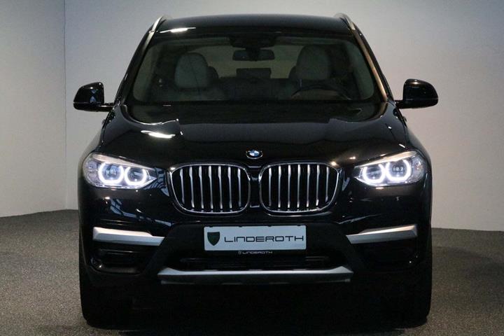 Sort BMW X3 fra 2021
