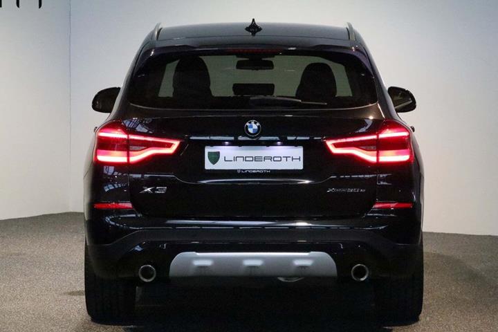 Sort BMW X3 fra 2021