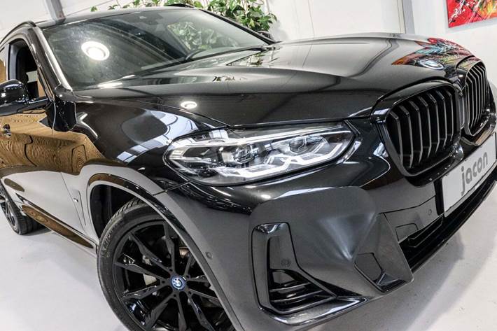 Sort BMW X3 fra 2023